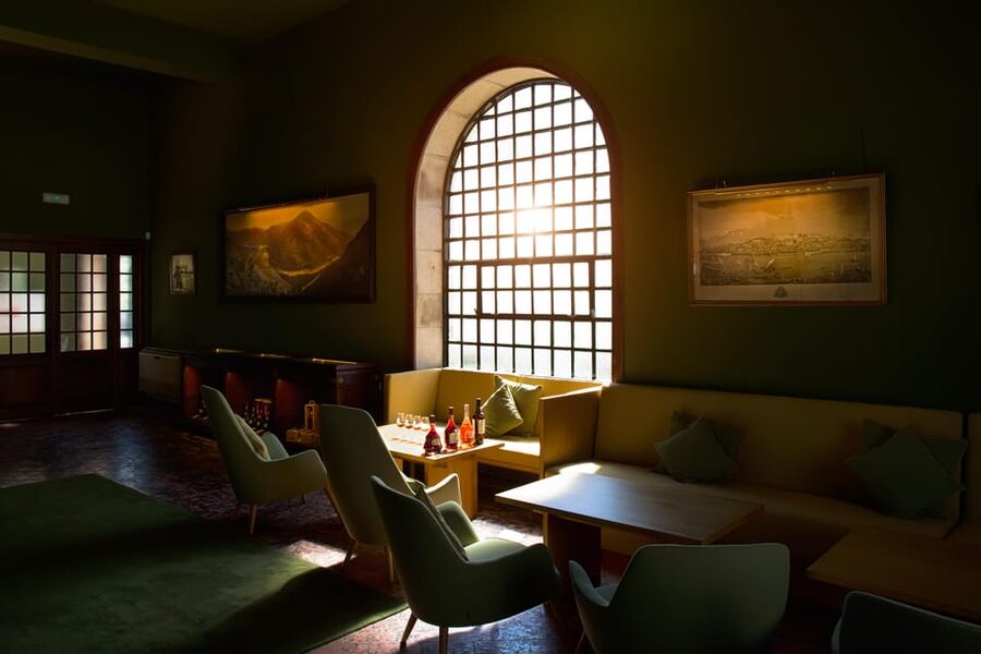 Porto: Royal Oporto Tour na Real Companhia Velha - The Silva Reis Private Cellar: 16,000 Bottles and a 1765 Vintage Port