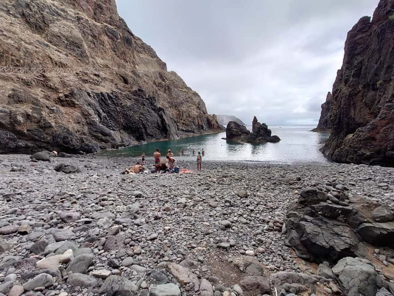 Porto Santo: Island Highlights 4x4 Tour with Hotel Transfers - Portela Viewpoint to Serra de Dentro: start with the island’s big picture