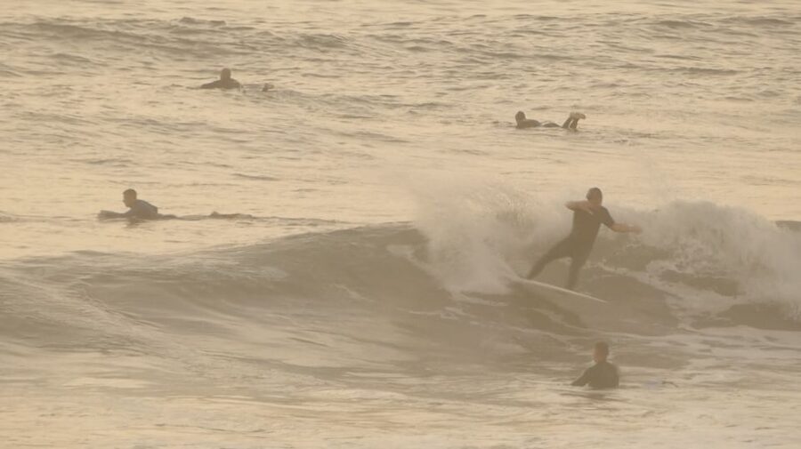 Porto: Small Group Surf Lesson with Transportation - Who should book this surf lesson, and who should hesitate