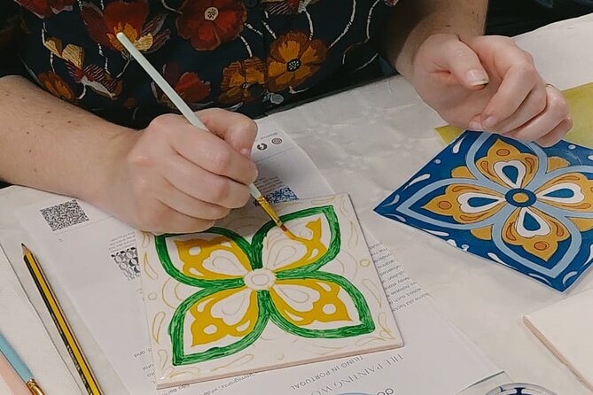 Porto: Tile Painting Workshop with Porto Wine - Sé do Porto - The 2-hour flow, from azulejo history to your finished souvenir