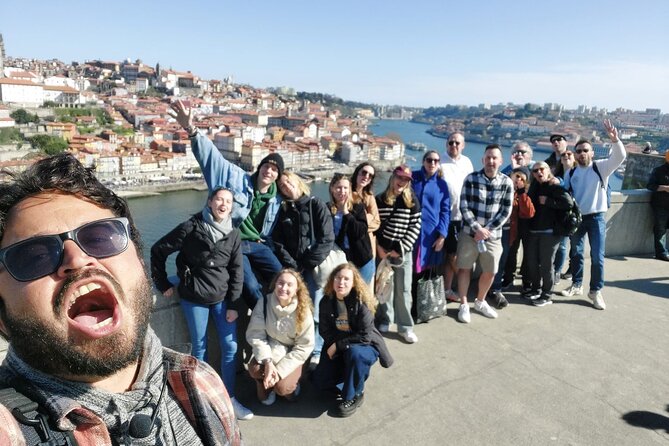 Porto Walking Tour - The Perfect Introduction to the City - Praça da Ribeira (UNESCO) and Sé Cathedral, the payoff and the ending note