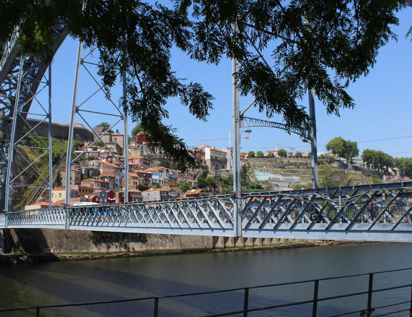 Porto: Wine Tasting with Tapas Walking Tour - Ending at Fonseca Port Wine Cellars: finishing with a big-name Port identity
