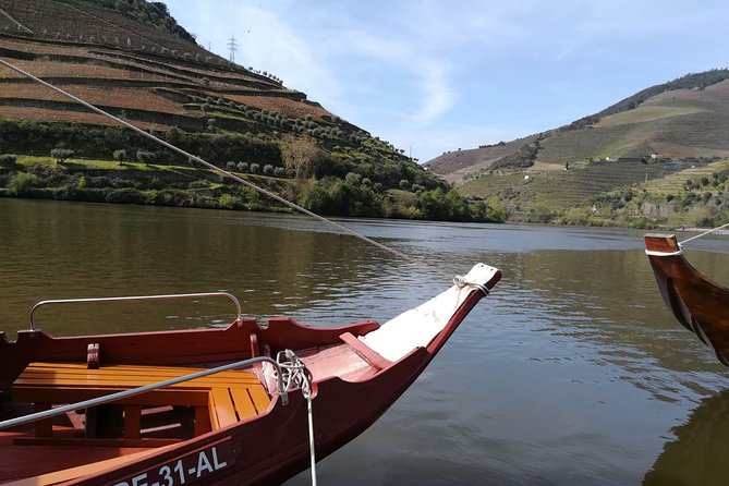 Premium Douro Valley Small-Group Tour, Wine Tasting, Lunch & Boat - The Guide Factor, Why It Can Make or Break the Day