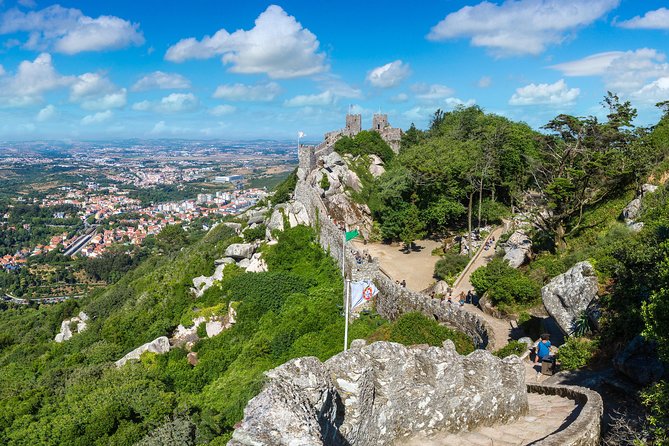 Private Half Day Tour to Sintra and Pena Palace from Lisbon - Starting in Lisbon, ending in Lisbon, and actually getting to Sintra comfortably