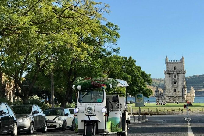 Private tuk tuk tour in old city Lisbon (Standard-1h30) - Praça do Comércio and the river view you’ll remember
