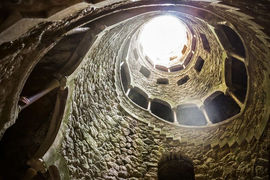 Quinta da Regaleira: Skip-The-Booth E-Ticket and Audio Guide - Greenhouse and the aquarium fish: small moments, good breaks