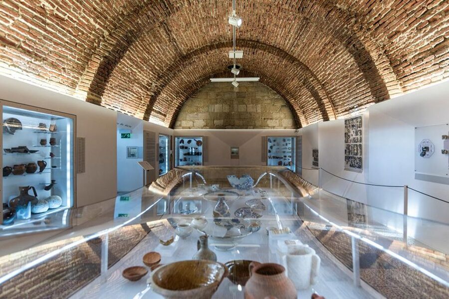 São Jorge Castle Skip-the-line Entry Ticket - The permanent exhibition and Moorish-quarter artifacts