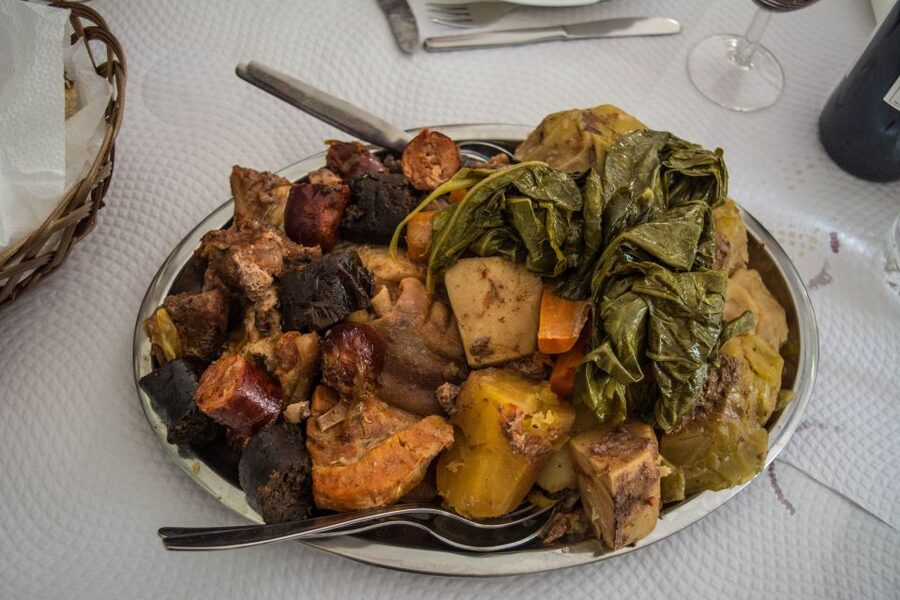 São Miguel East: Full-Day Van Tour with Lunch - Ribeira dos Caldeirões: waterfalls and easy walking where the air feels cooler