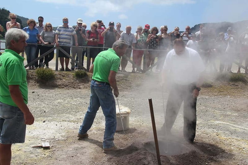 São Miguel: Furnas Volcano & Tea Plantation Tour with Lunch - Santa Iria Lookout: the first wow moment for the north coast
