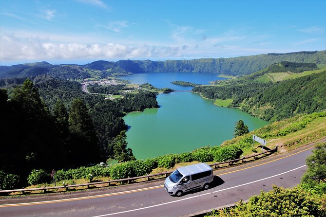 São Miguel West Full Day Tour with Setes Cidades Including Lunch - Volcanic viewpoints before Sete Cidades: Pico do Carvão and Lagoa do Canário