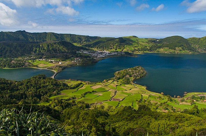 São Miguel West Full Day Tour with Setes Cidades Including Lunch - Sete Cidades viewpoints and the Boca do Inferno walk