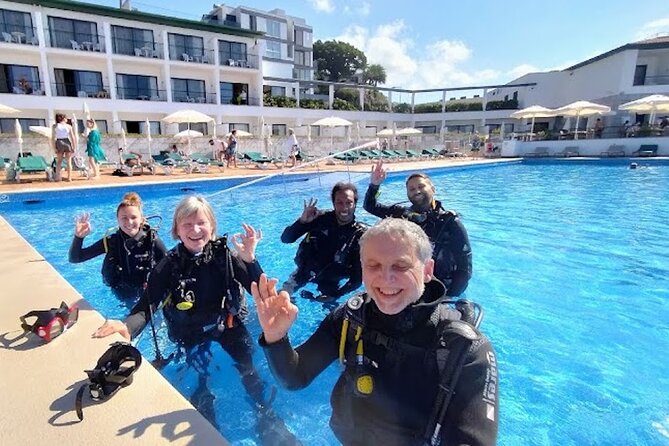 Scuba Diving Experience in Madeira - A first-time scuba starter in Funchal’s calm training setup