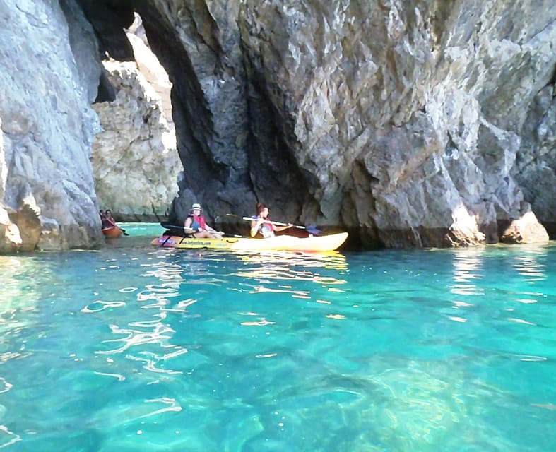 Sesimbra: Ribeiro Cavalo Beach, Caves, & Arrábida Kayak Tour - Who this tour suits best, and who should skip it
