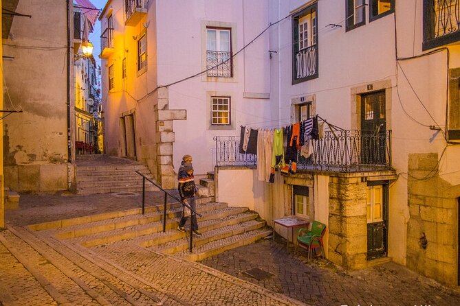Shared Arrival Transfer: From Lisbon Airport to Hotels - Traffic, Route Timing, and Why 30 Minutes Can Become Two Hours