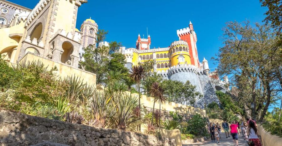 Sintra and Cascais Small Group Tour from Lisbon - Guides who turn the day into a story