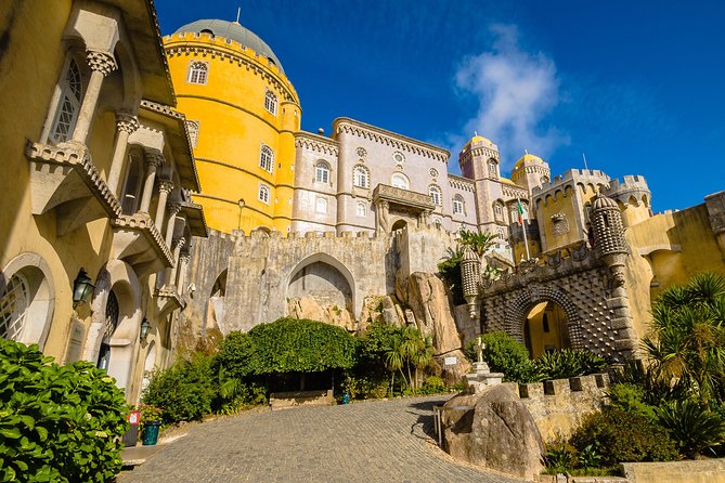 Sintra and Cascais Small Group Tour in a Van With Tickets - Stop 2: Sintra Historic Center, UNESCO Streets and the Styles You Can Spot