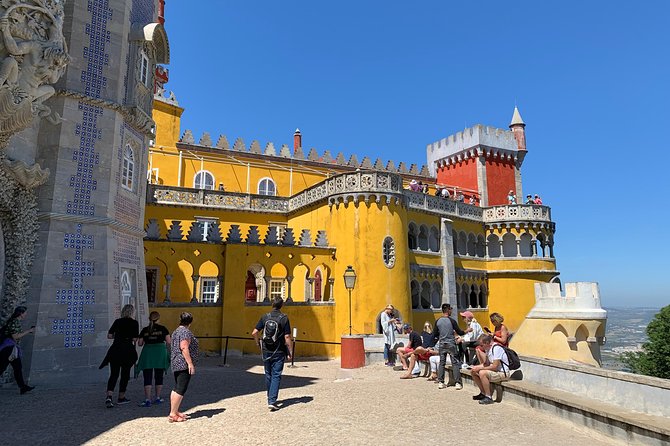 Sintra Cascais Private Tour with Pena Palace and Mouros Castle - Stop 3: Centro Histórico de Sintra, a Reset in the Middle of the Day