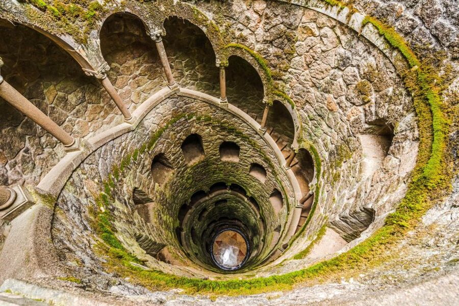 Sintra: Castle of the Moors & Quinta Entry with Audio Guides - Moorish Castle: walls, keep, tower, and the Aquarium story stops