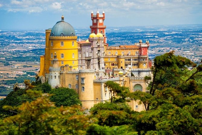 Sintra, Pena Palace, Cabo da Roca and Cascais from Lisbon - Sintra’s historic center for 1 hour: perfect for orientation and snacks