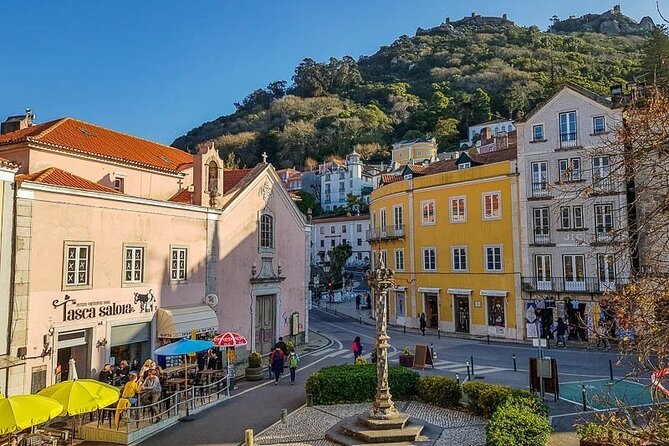 Sintra, Pena Palace, Quinta da Regaleira & Cascais Group Tour - From Rossio to Sintra: the value of a smooth start