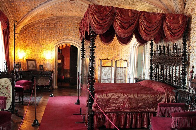 Sintra, Pena, Regaleira , and Cascais Guided Day Tour from Lisbon - Group Size, Mixed Languages, and What It Means for Your Day