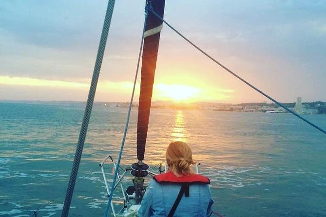 Sunset Sailing Tour On The Tagus River - Boat And Atmosphere: Up To 30 Travelers, With Room To Move
