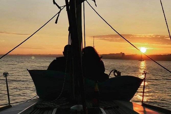 Sunset Sailing Tour On The Tagus River - Included Onboard: The Drink, The Snacks, and What You Really Get For Your Money
