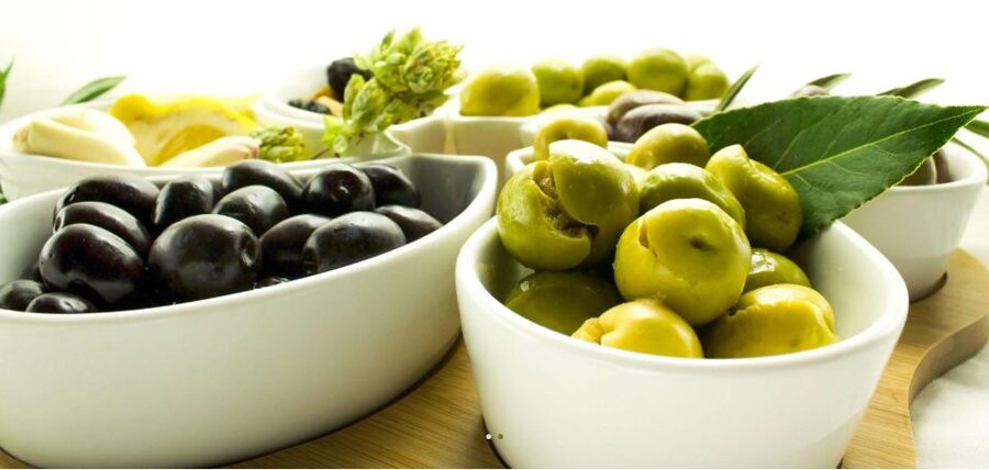 Tavira: Olive Factory Tour and Tasting - Entering Hélder Madeira in Tavira