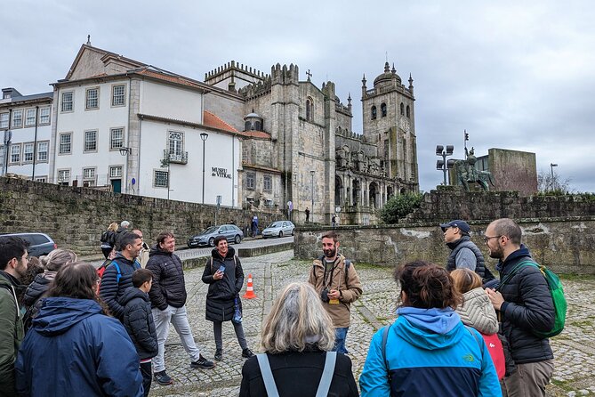 The Unvanquished Tour in Porto City Center - Aliados to Porto City Hall: getting oriented fast