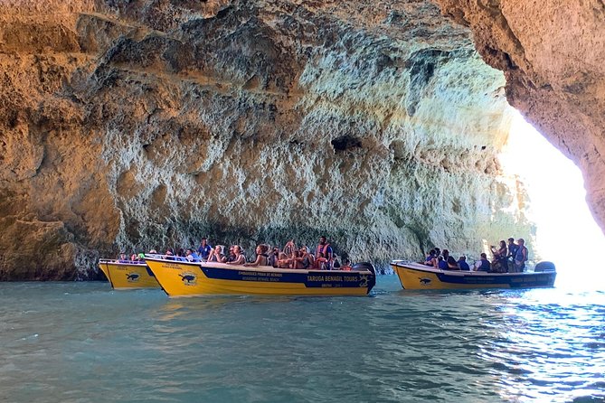 Traditional Tour - Benagil Cave - The role of the skipper and the “feels safe” factor