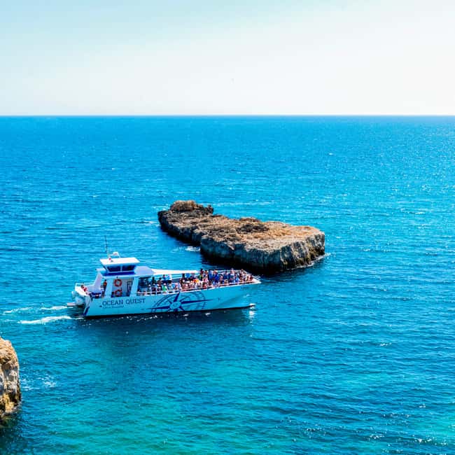 Vilamoura: Benagil Cave Boat Tour - The included welcome drink and local tastings: a small touch that changes the mood