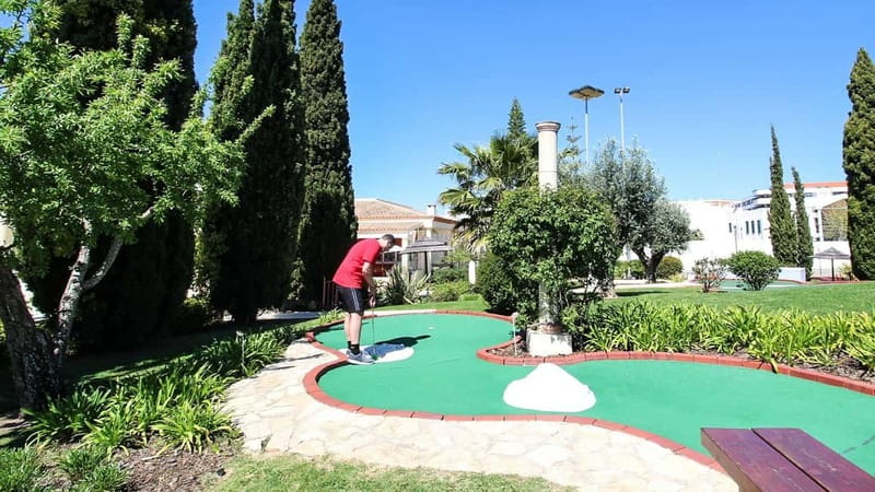 Vilamoura: Family Golf Park Game - Food on Site: Burgers, Shakes, Juices, and the Cafe Break You’ll Want