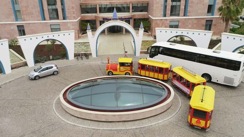 Vilamoura: Tourist Train City Tour - Rules on the vehicle, and how to pack for comfort