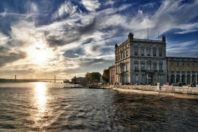 Welcome Lisbon Tour with Local Guide in Private Eco Tuk Tuk - Alfama viewpoints and Sé Cathedral: the steep, scenic side of Lisbon
