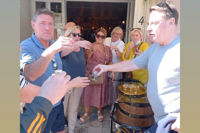 Wine Lovers: Winery Tour w/ Tasting & Tapas (Albufeira/Vilamoura) - Pickup and timing from Albufeira and Vilamoura: what to plan for
