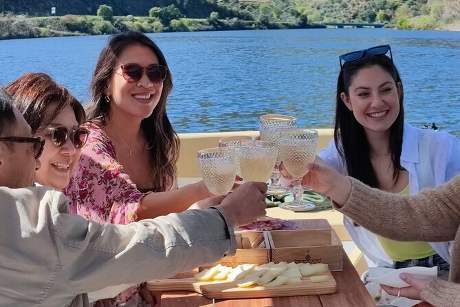 Wine Venture and Boat Trip in Douro Valley from Porto - Sabrosa Arrival: The Drive That Sets Up the Valley