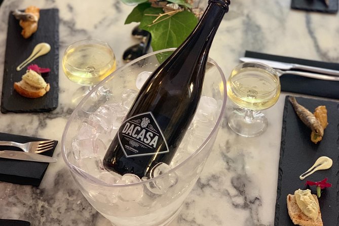 Winner 2025 Undiscovered Lisbon Food & Wine Tour by Eating Europe - A Tasquinha Canto do Fado: Dinner That Explains What Fado Is